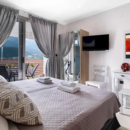 King With Sofa Bed 2